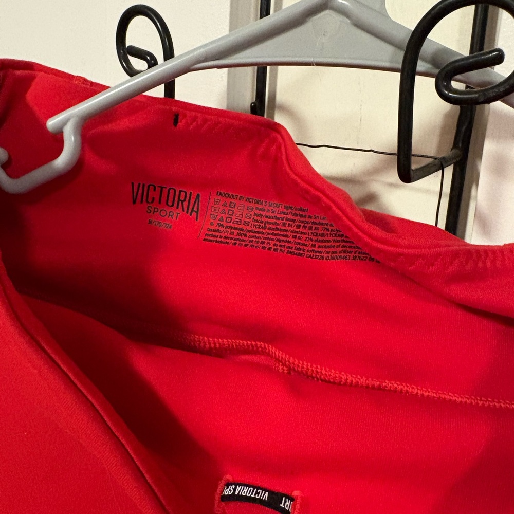 Victoria Sport Red Athletic leggings